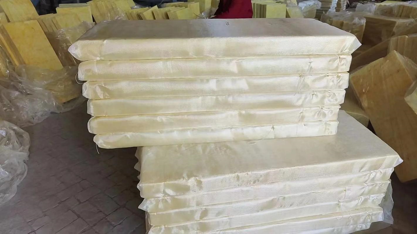 Dual-layer structured rock wool board with durable fire-retardant fibreglass cloth wrapping, clean zero-shedding design