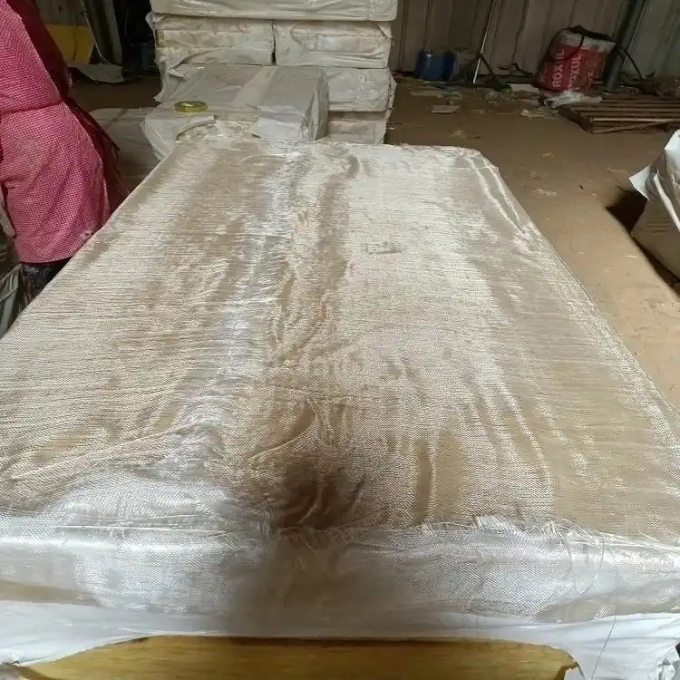 Flexible tear-resistant fibreglass-cloth rock wool board for easy site cutting and irregular installation