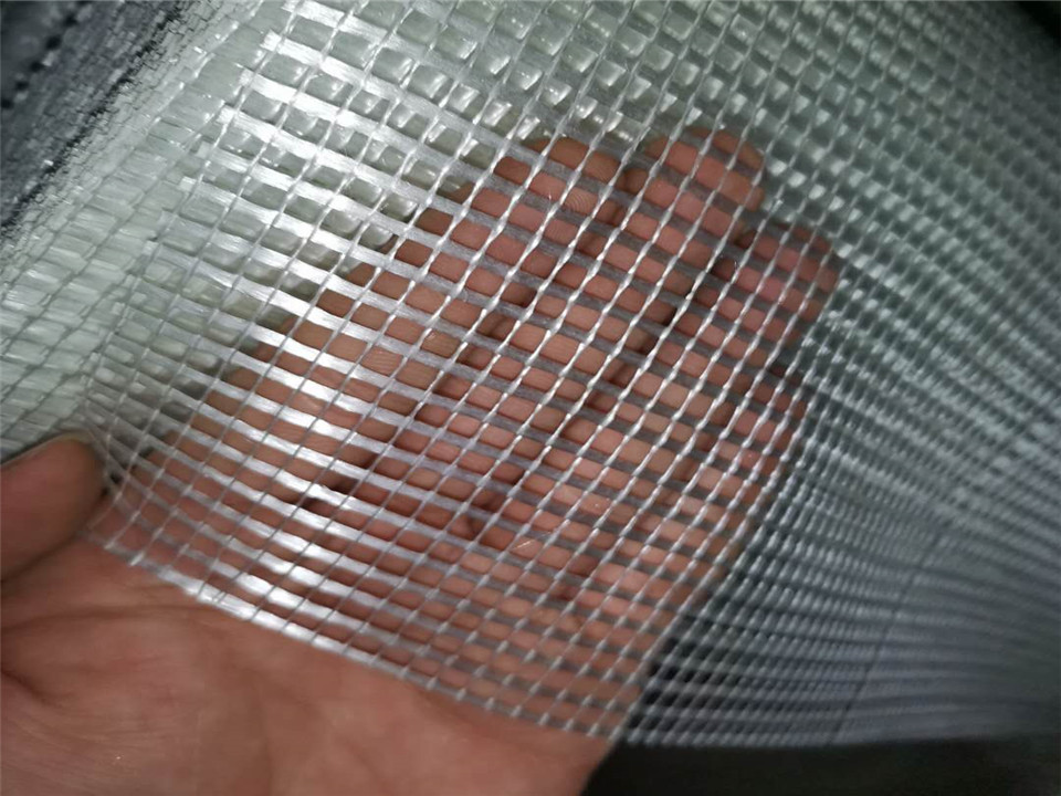 Decorative anti-crack fibreglass mesh for internal wall finishing projects
