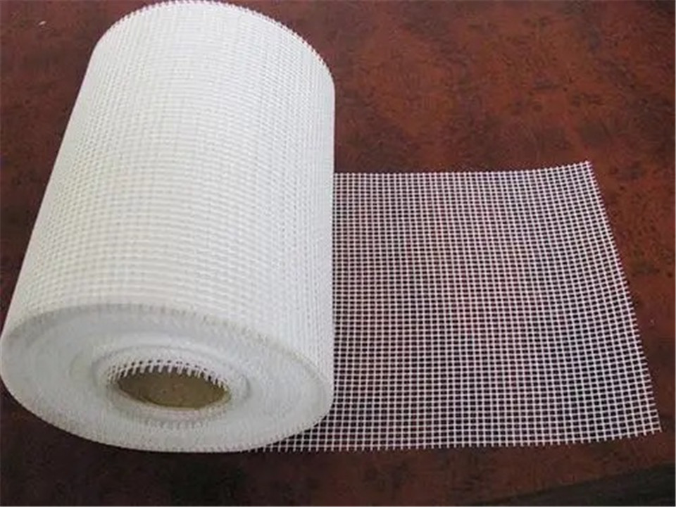 Universal fibreglass mesh for civil construction and residential renovation