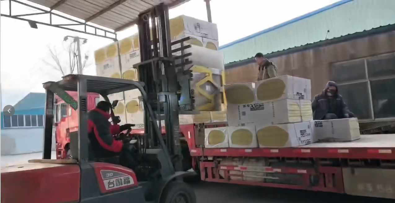 rock wool board loading scene, water repellent external wall rock wool boards ready for delivery, fast supply from original manufacturer for insulation projects